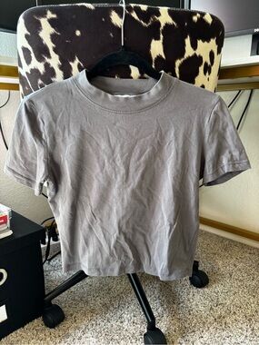 Zara Classic Short Sleeve Mockneck Crewneck Tee in Dusty Gray